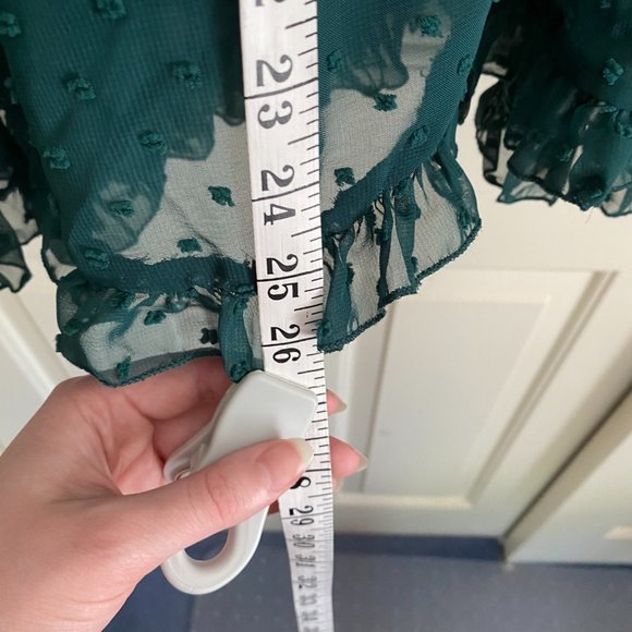 Elegant Green V-Neck Dress - Picture 8 of 10